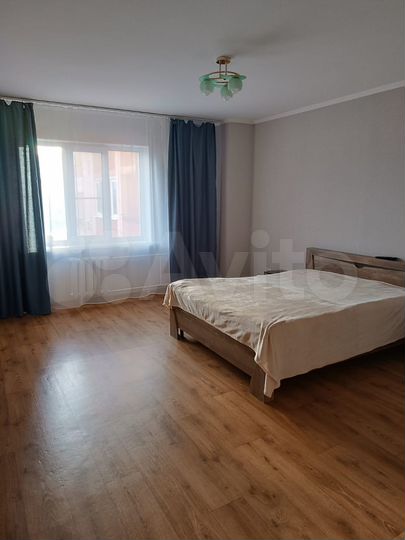 2-к. квартира, 80,2 м², 10/16 эт.