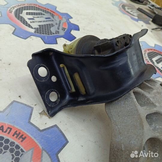 Опора двигателя правая Renault Duster 2