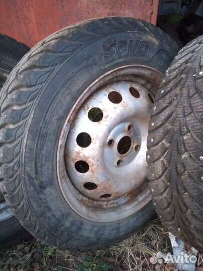 Sava Eskimo Stud 185/65 R15 88T