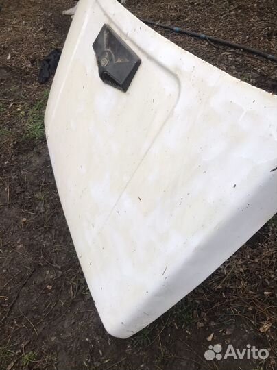 Капот на ниву