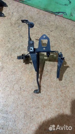 Кронштейн блока ABS Volkswagen Passat B5