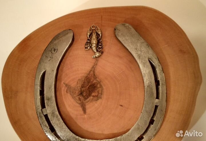 Панно с подковой на удачу 