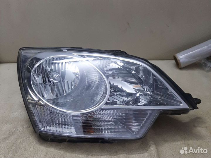 Фара правая Opel Antara