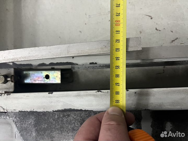 Люк от автобуса для охоты на автомобиле