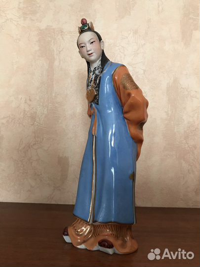 Фарфоровые статуэтки