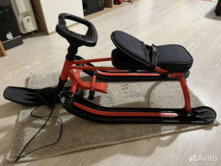 Детский снегокат со спинкой