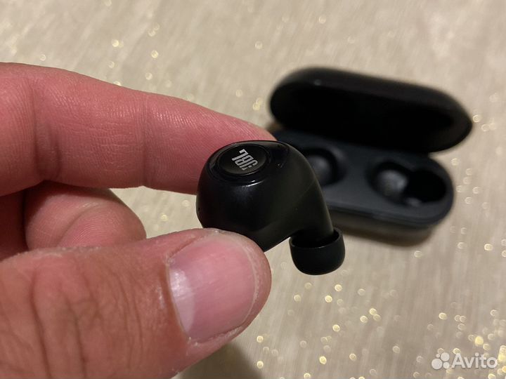 Наушник jbl левый с футляром