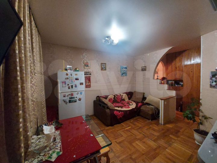 Комната 35 м², 1/3 эт.