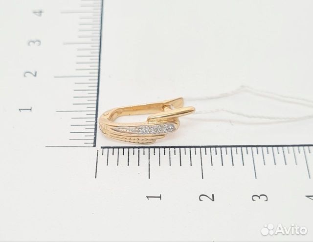 Золотые серьги с камнем