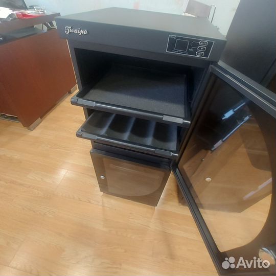 Шкаф с осушителем для фотоаппаратуры и объективов