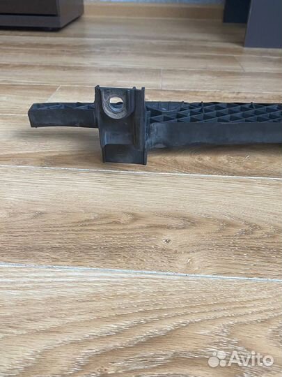 Кронштейн бампера Touareg NF