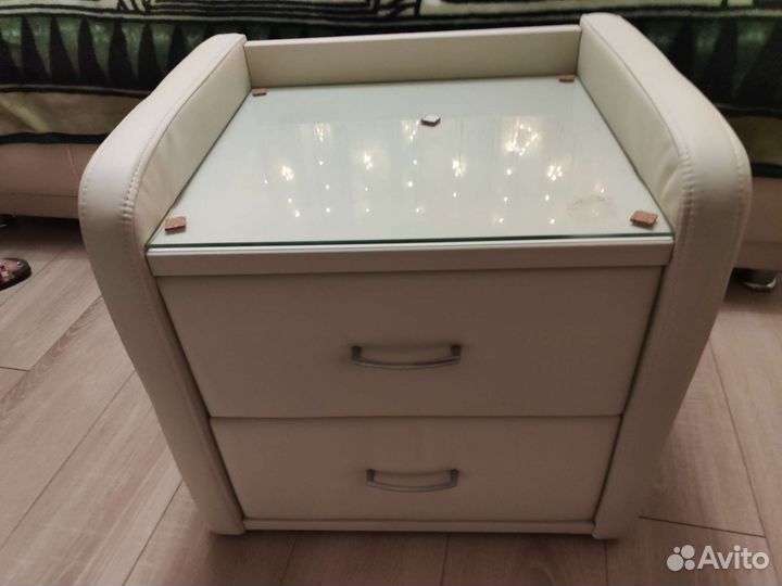 Тумба прикроватная белая кожа
