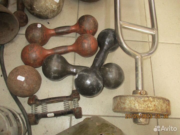 Спорт инвентарь и кувалда для боксёров