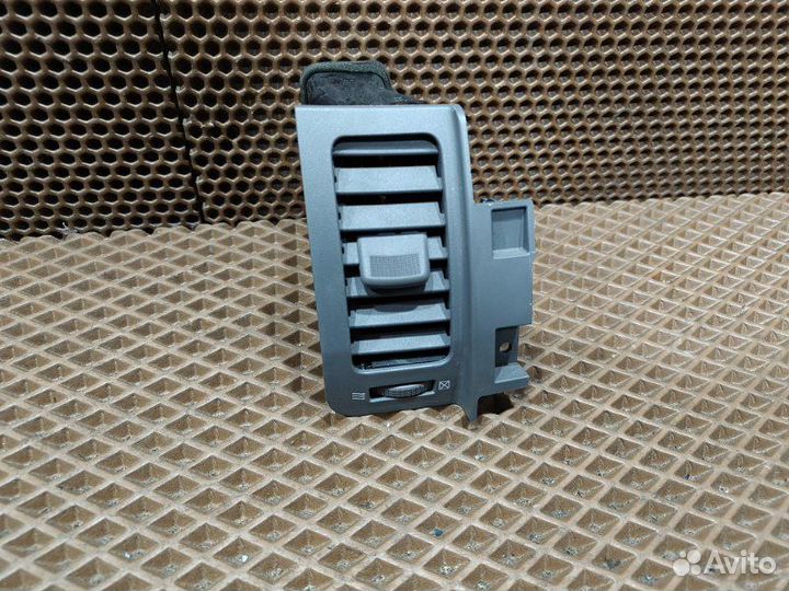 Дефлектор салона воздушный левый Nissan X-Trail