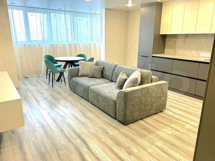 2-к. квартира, 80 м², 16/22 эт.