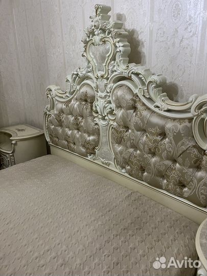 Спальный гарнитур