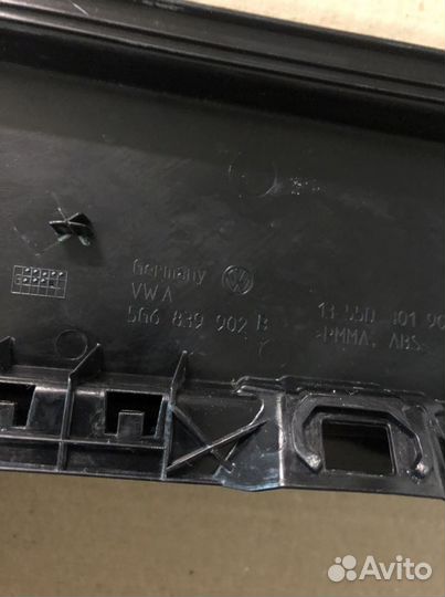 Накладка стойки задней двери VW Golf 7