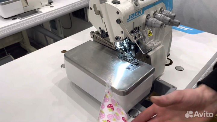 Швея на трикотаж