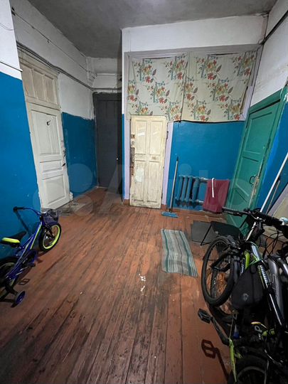 Комната 32 м² в 3-к., 1/2 эт.