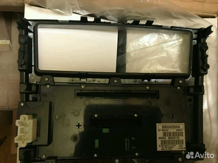 Штатная магнитола для Mitsubishi pajero 4