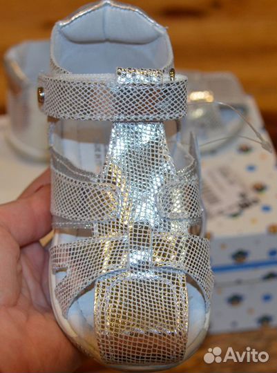 Туфли открытые Melania