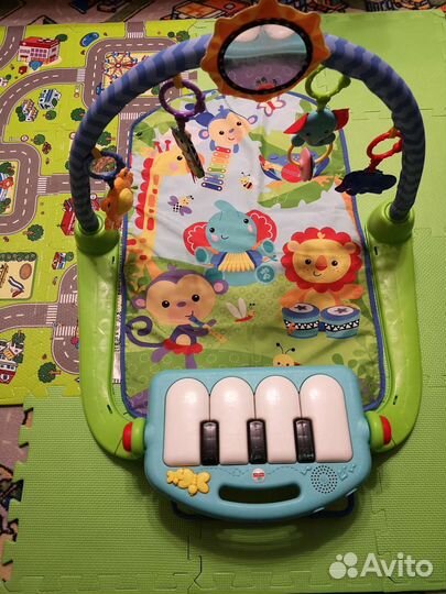 Развивающий коврик Fisher Price с пианино