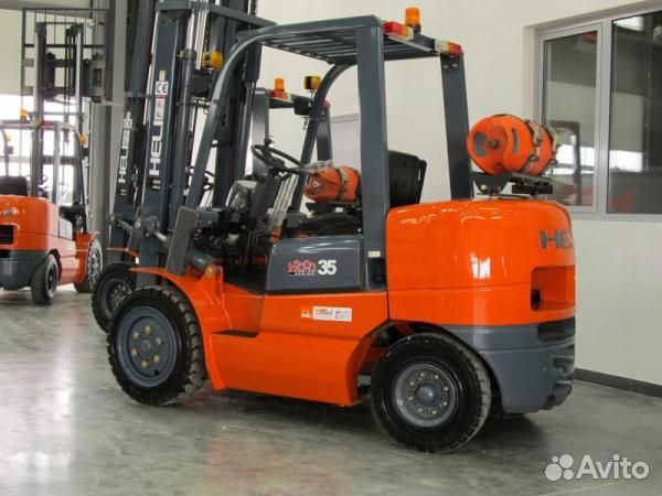 Водитель вилочного погрузчика