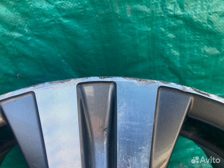 Один литой диск R18 Lexus LX 570