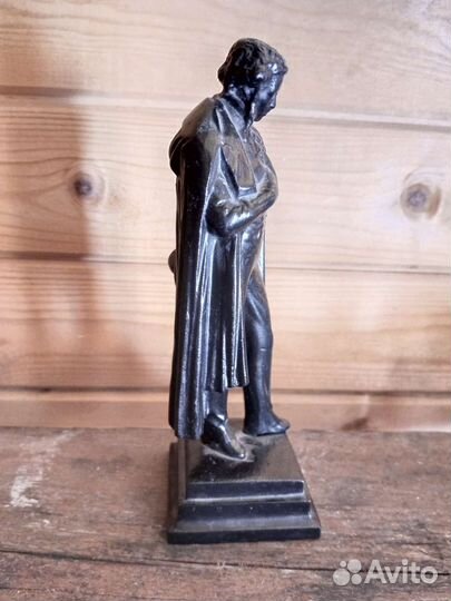 Статуэтка Пушкин касли состояние люкс 1986г