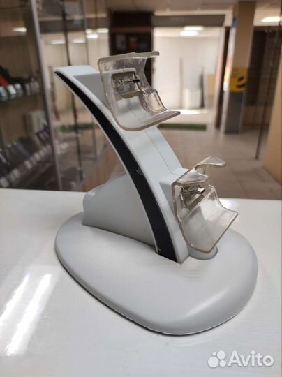 Докстанция для джостиков Xbox One