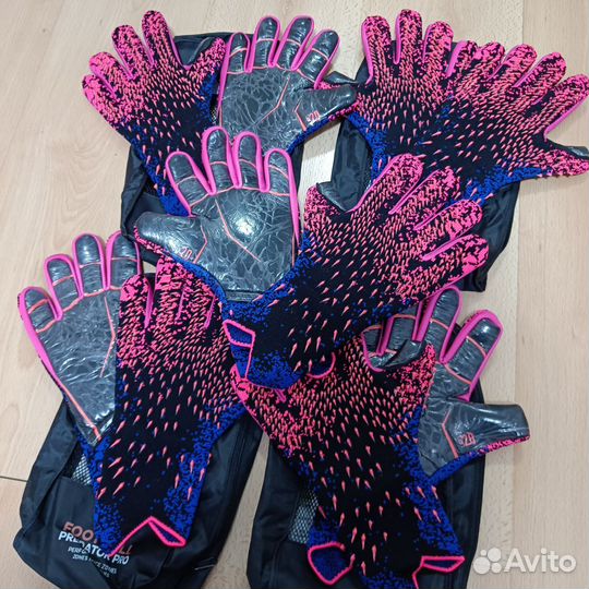 Вратарские перчатки adidas предатор. Новые