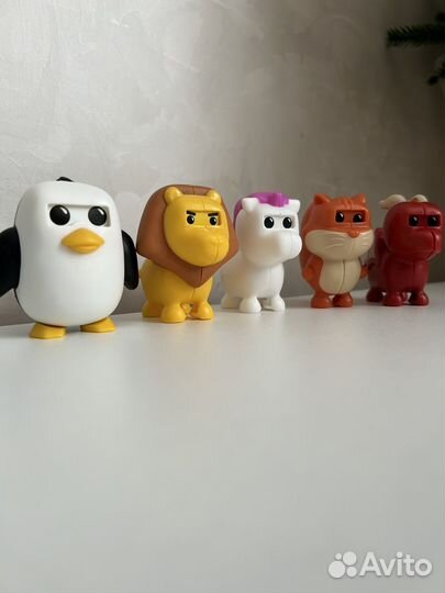 Игрушки из Mcdonalds Макдоналдс Roblox adopt me