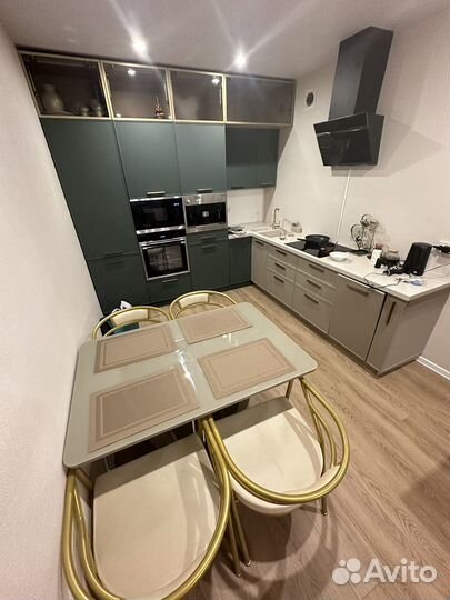 Стул золотой