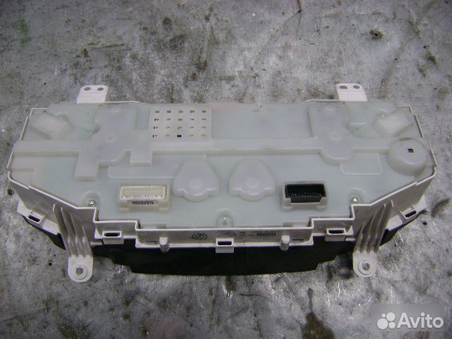 Щиток приборов Toyota Land Cruiser 200