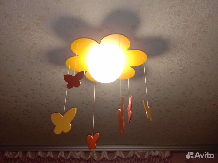 Люстра светильник в детскую комнату из деревау