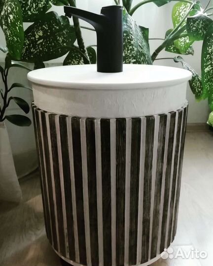 Короб для бутыли 19л