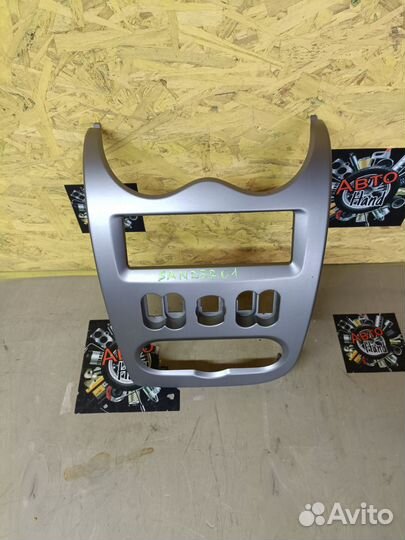 Накладка консоли торпедо Renault sandero 1