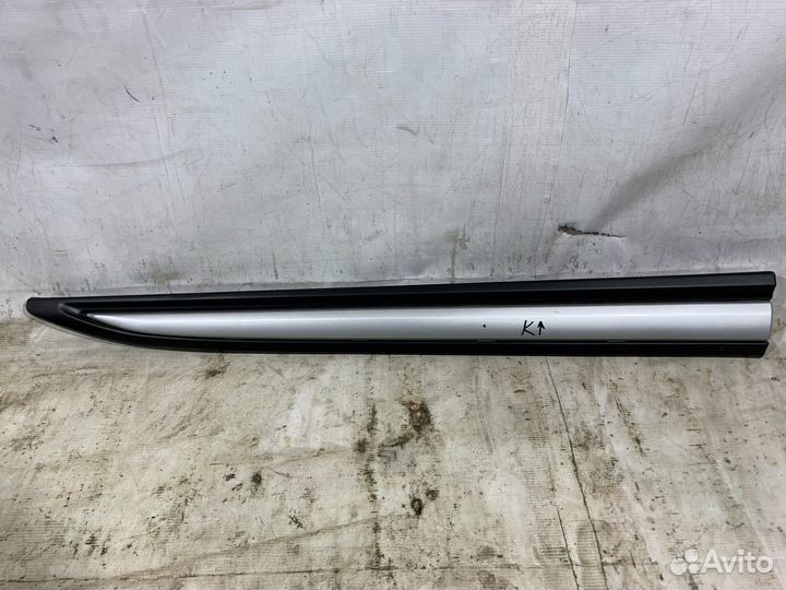 Молдинг передней правой двери Mitsubishi Outlander