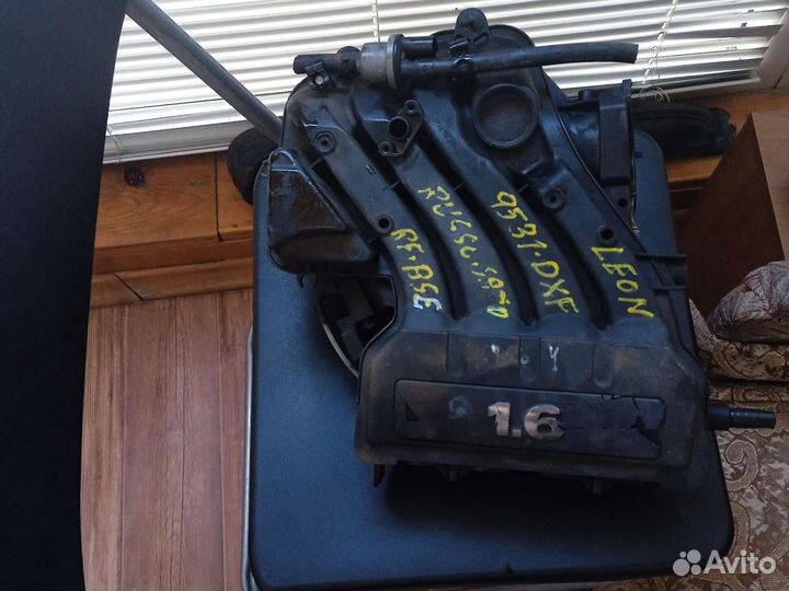 Продам впускной коллектор