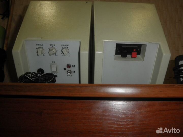 Полочные/напольные компьютерные колонки JS