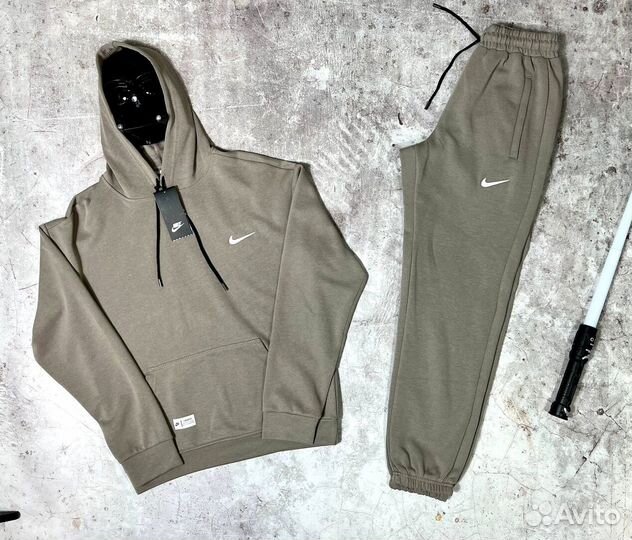 Спортивные костюмы Nike