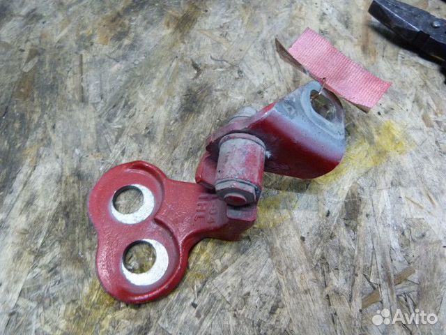 Петля двери передней левой нижняя Ford Focus III 2