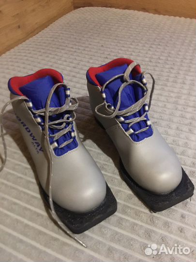Лыжные ботинки,34