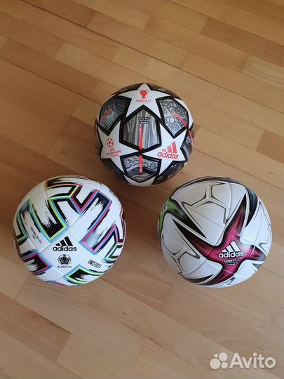 Футбольный мяч adidas разные