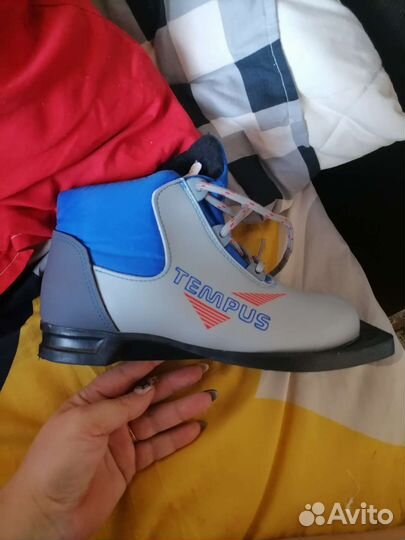 Лыжные ботинки