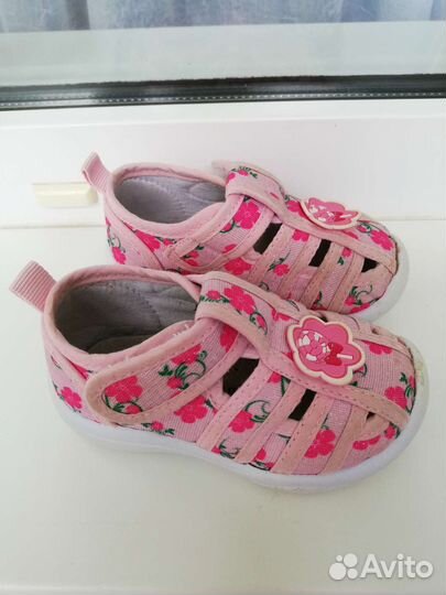 Сандали для девочки