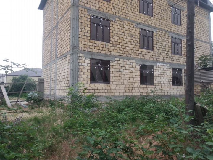 Здание 700 м²