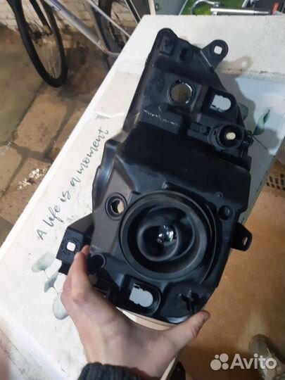 Фара передняя правая renault logan 2012