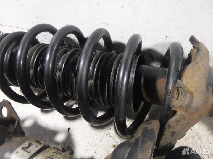 Амортизаторы передние VW Golf III