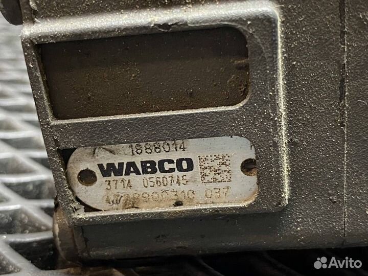 Кран уровня пола DAF 106 1888014